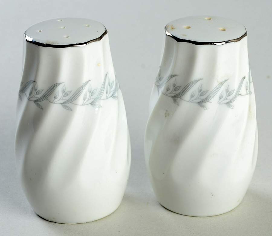 Silouette Salt & Pepper Set by Lynnbrooke-1