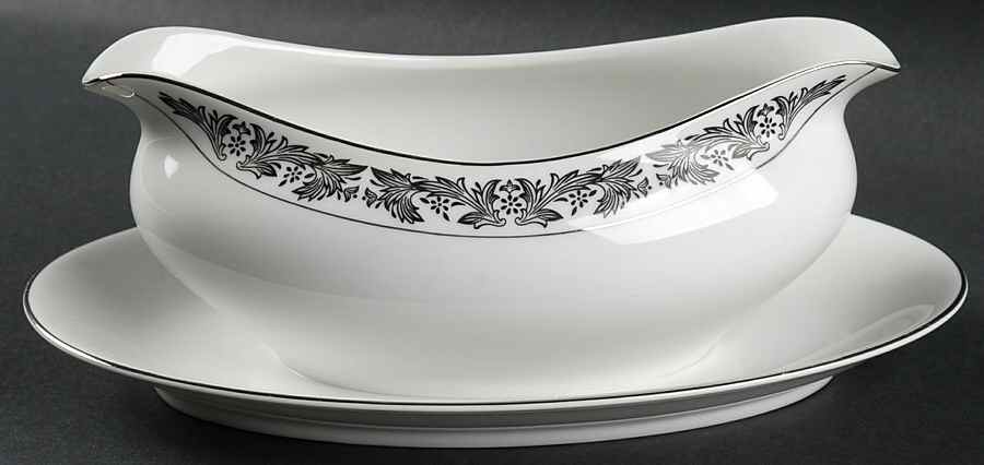 Sonoma Gravy Boat with Attached Underplate by Lynnbrooke-1