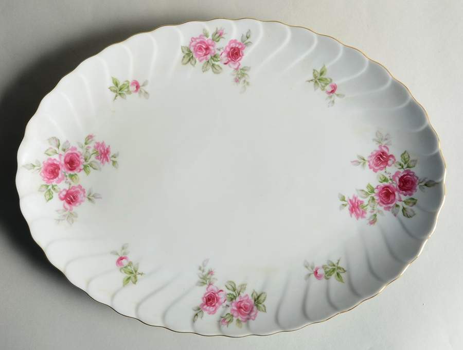 Romance 14" Oval Serving Platter by Lynmore-1