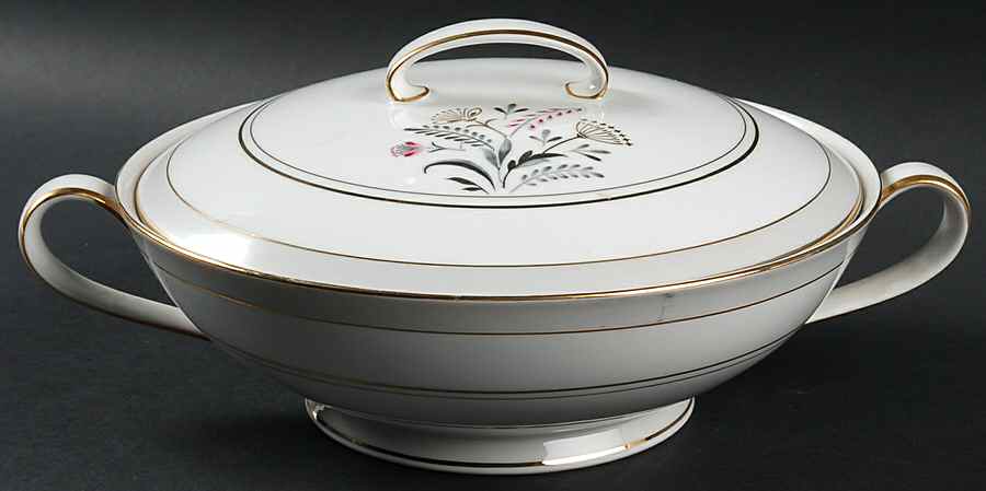 Queen Anne's Lace Round Covered Vegetable by Lipper & Mann (L & M)-1