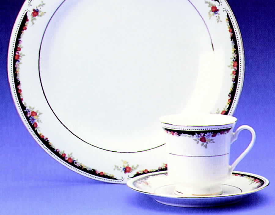 Bennington Dinner Plate by Lynn's China-1