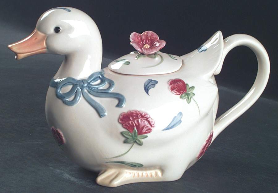 Poppies Barnyard Teapot & Lid by Lenox-1
