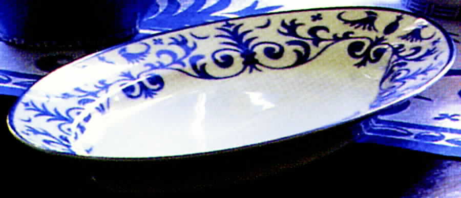 Festival White 14" Oval Serving Platter by Laure Japy-1