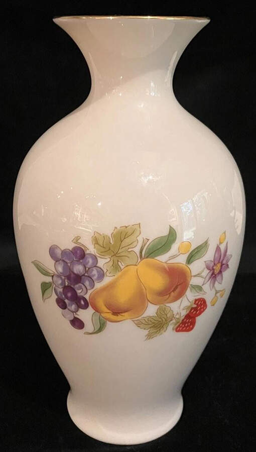 L21 7" Vase by Lenox-1