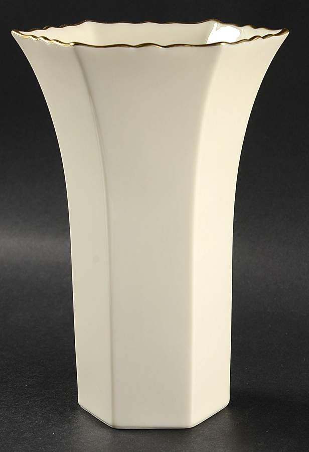 L26 7" Vase by Lenox-1