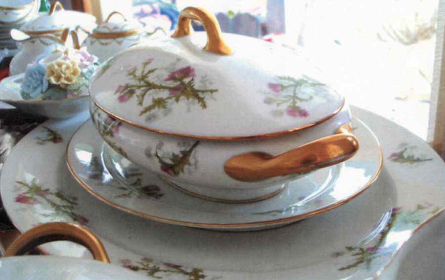 LIM46 Sauce Boat & Lid with Underplate by Limoges-French-1