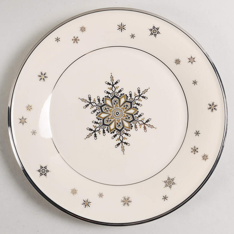 Solitaire Christmas Accent Luncheon Plate by Lenox-1