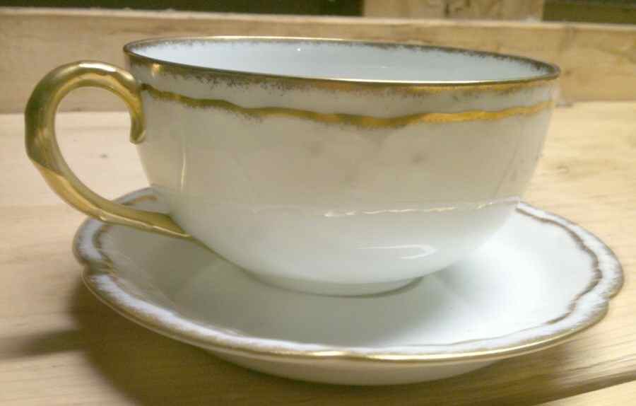 LAT31 Flat Cup & Saucer Set by Latrille-1