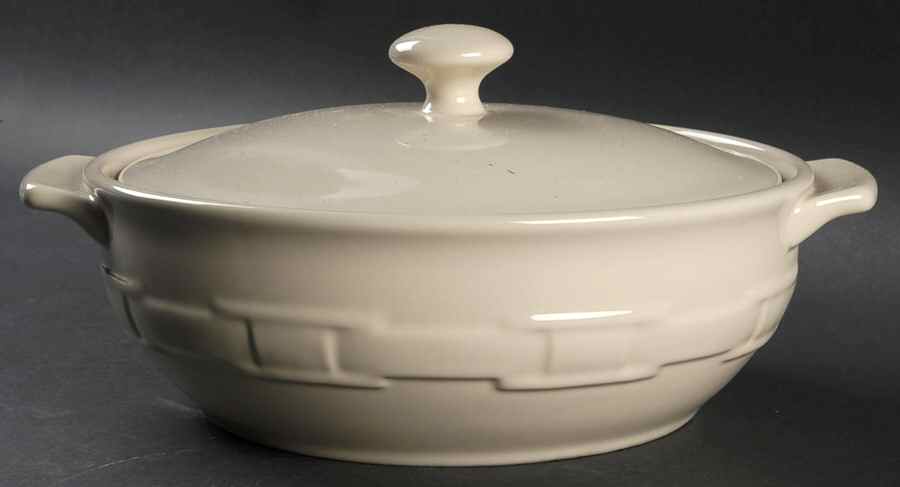 Woven Traditions Ivory 2 Qt Round Covered Casserole by Longaberger-1