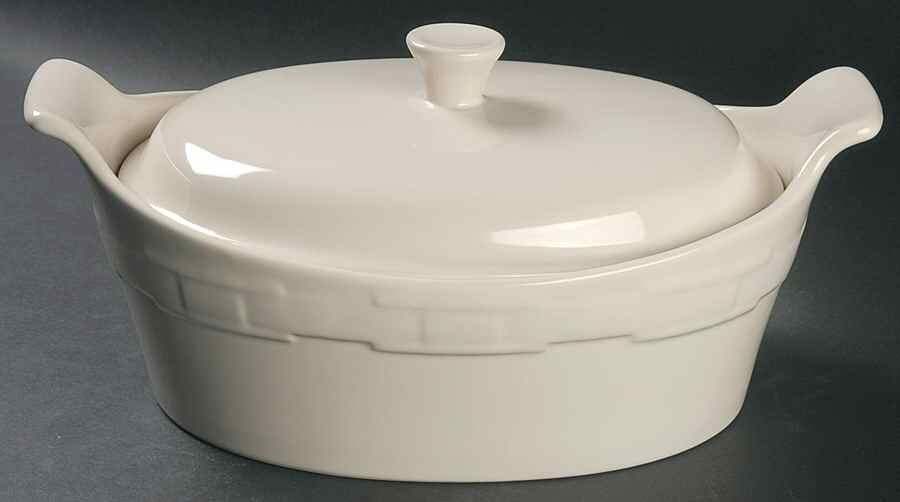 Woven Traditions Ivory 2 Quart Oval Covered Casserole by Longaberger-1