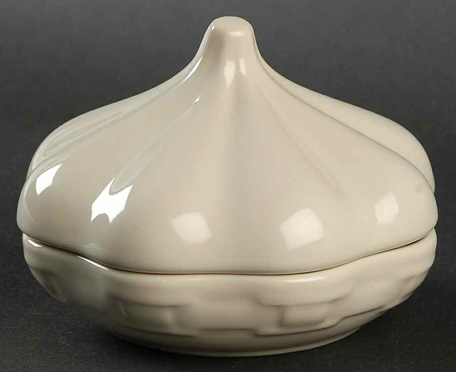 Woven Traditions Ivory Garlic Baker & Lid by Longaberger-1