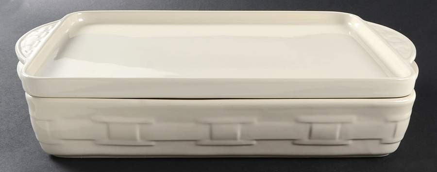 Woven Traditions Ivory 16" Rectangular Baker & Lid/Tray by Longaberger-1
