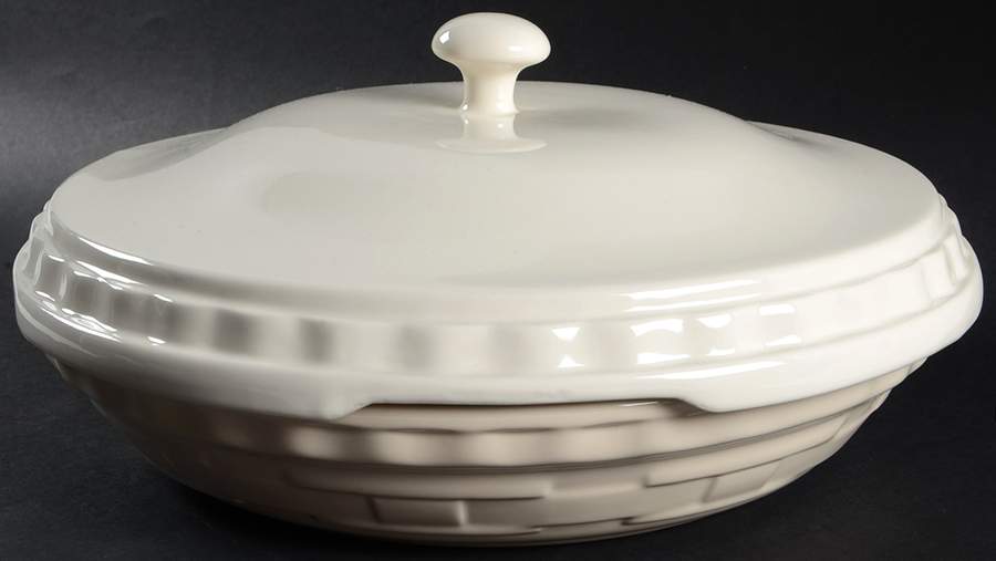 Woven Traditions Ivory 10" Pie Baking Plate & Ceramic Lid by Longaberger-1