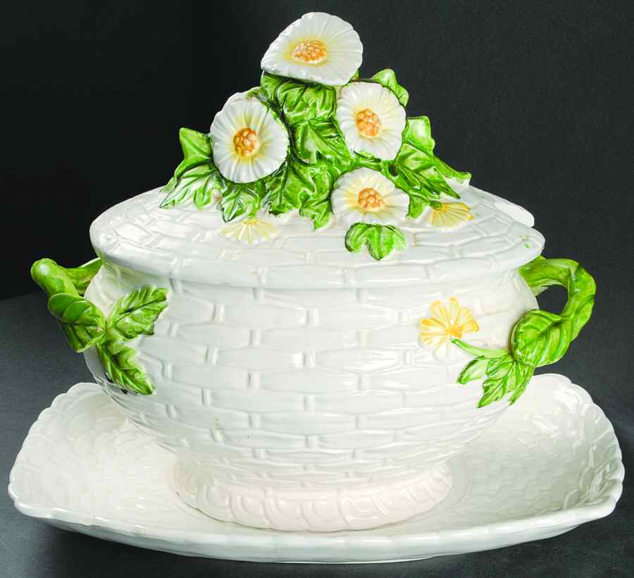 Rustic Daisy Tureen & Lid w/Underplate by Lefton-1