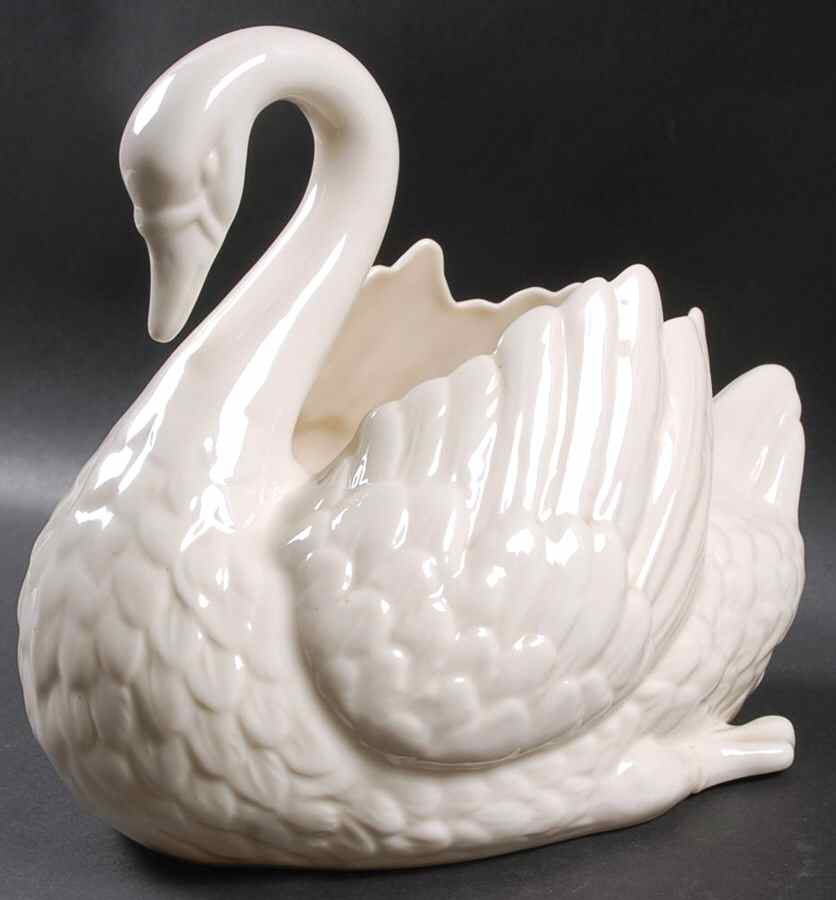 Swan Col Crm (Notrim, Closetail, Green Stamp) Centerpiece by Lenox-1