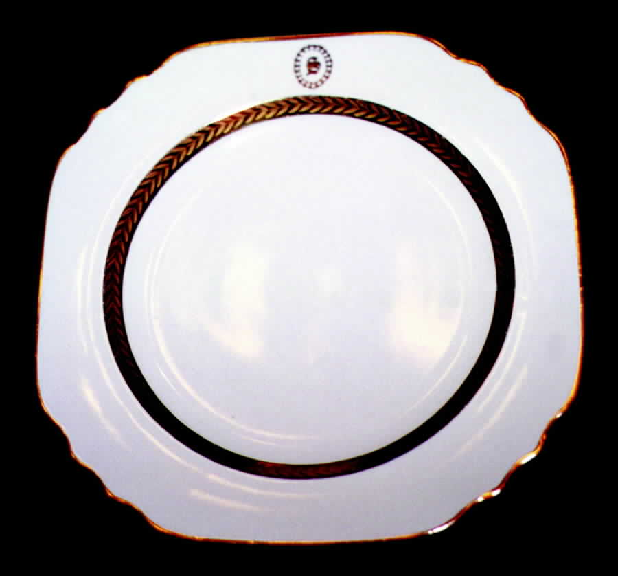 LIA22 Dinner Plate by Limoges-American-1