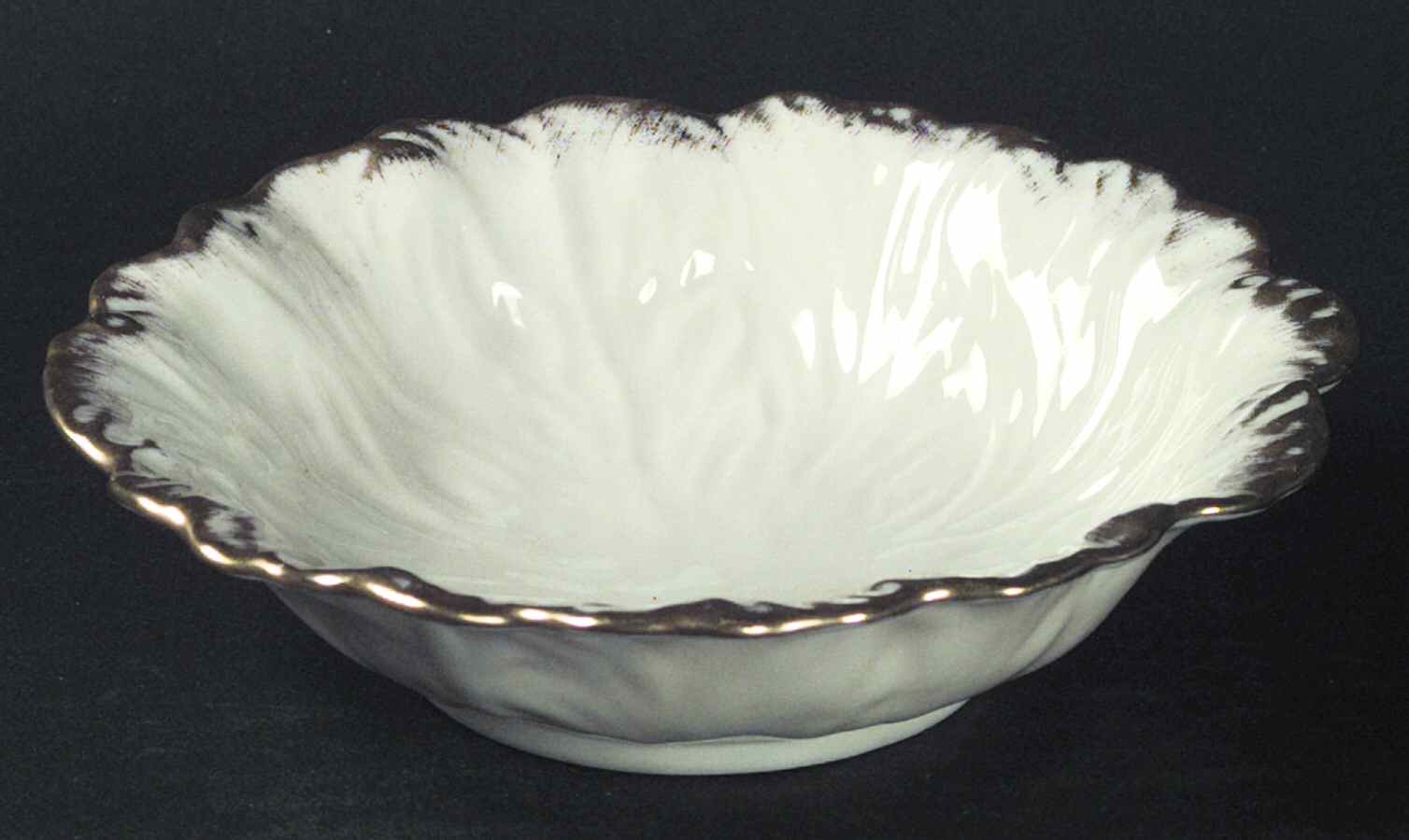 Goldleaf Collection 6" Round Scalloped Dish by Lenox-1