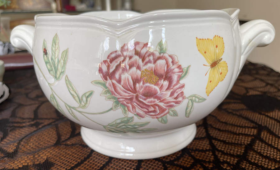 Butterfly Meadow 3 Quart Round Casserole No Lid by Lenox-1