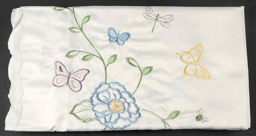 Butterfly Meadow 60" X 84" Oblong Tablecloth by Lenox-1