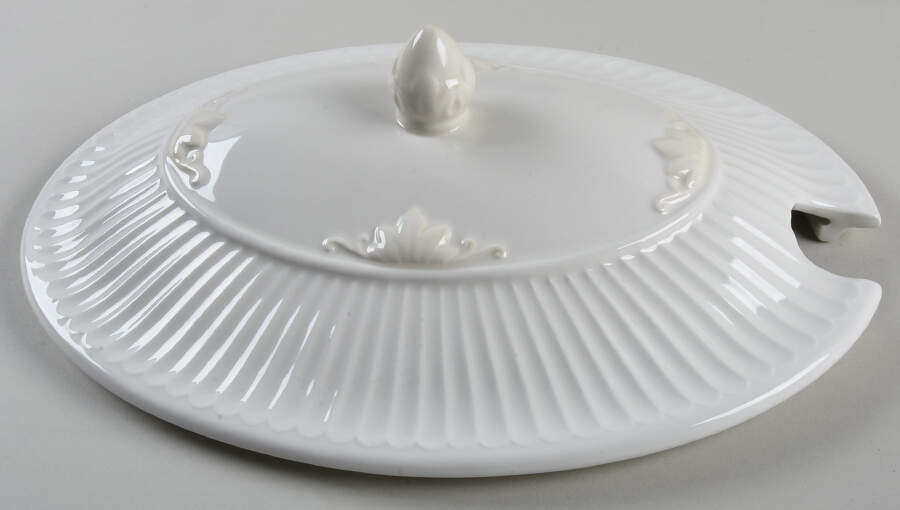 Butler's Pantry Lid for Oval Tureen by Lenox-1