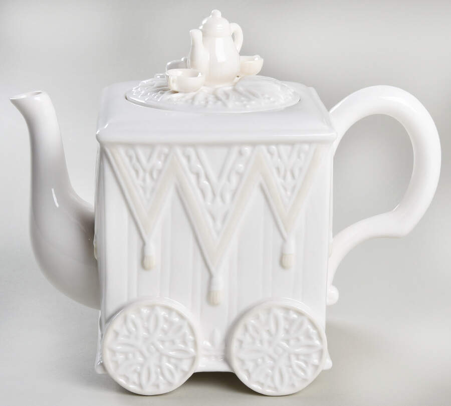 Butler's Pantry Figural Teapot & Lid by Lenox-1