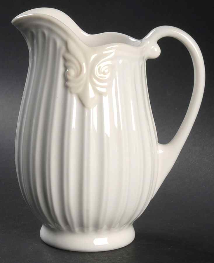 Butler's Pantry Gravy/Sauce Pitcher by Lenox-1
