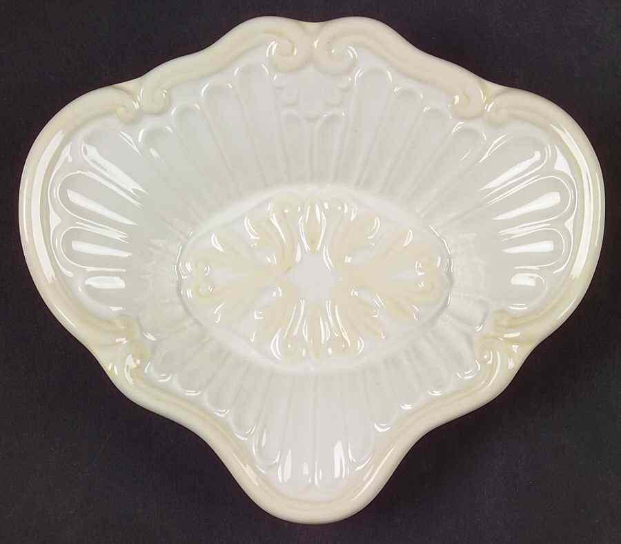 Butler's Pantry Sponge Holder by Lenox-1