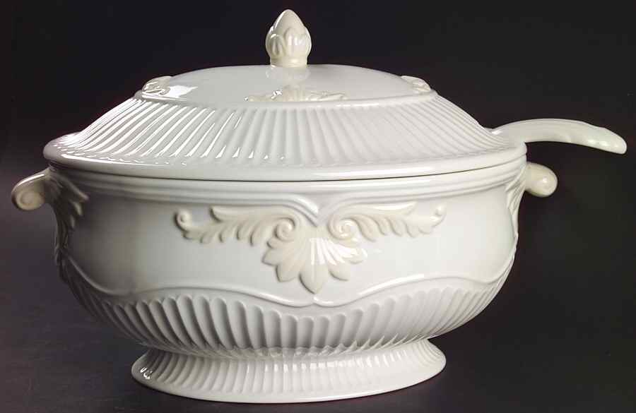 Butler's Pantry Oval Tureen & Lid and Ladle by Lenox-1
