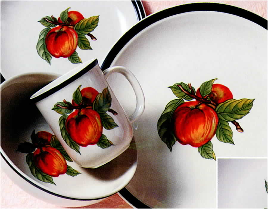 Apple Dinner Plate by Lynn's China-1