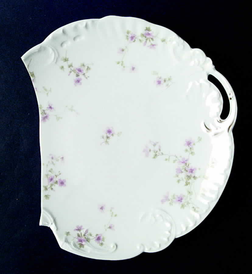 LNT99 Handled Cake Plate by Lanternier-1
