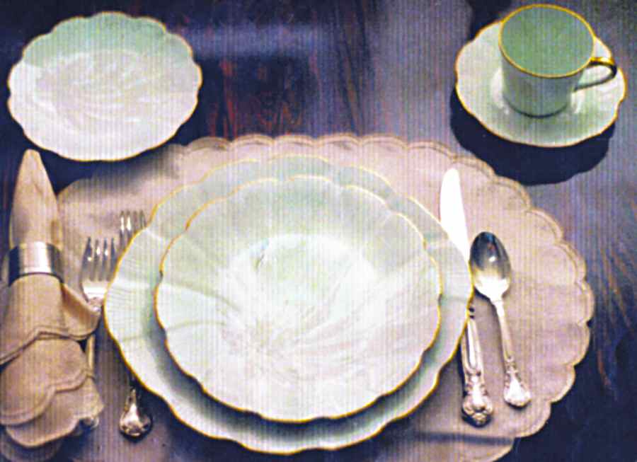 LEL8 Dinner Plate by LEC-Leclair Limoges-1