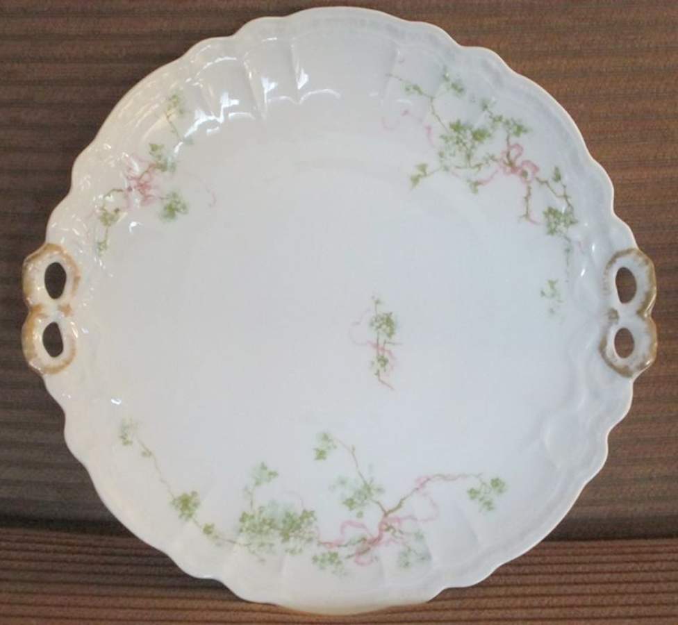 LNT102 Handled Cake Plate by Lanternier-1