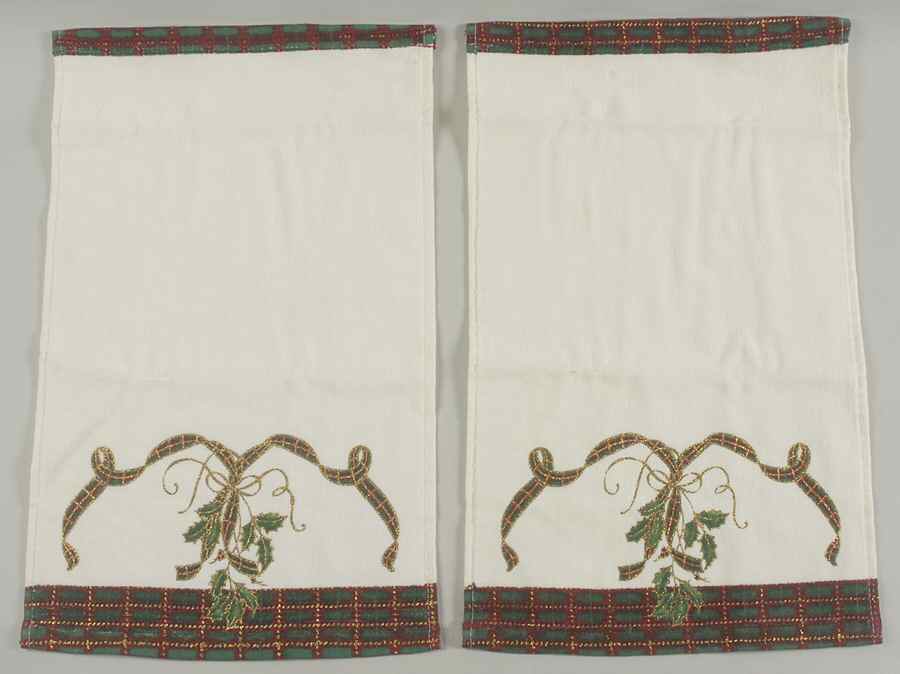 Holiday Nouveau Gold (Set of 2) Cloth Fingertip Towels by Lenox-1