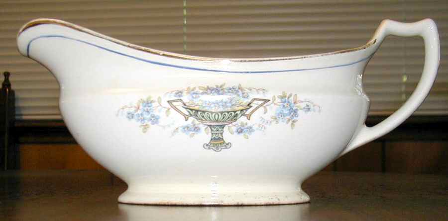 LIA31 Gravy Boat by Limoges-American-1