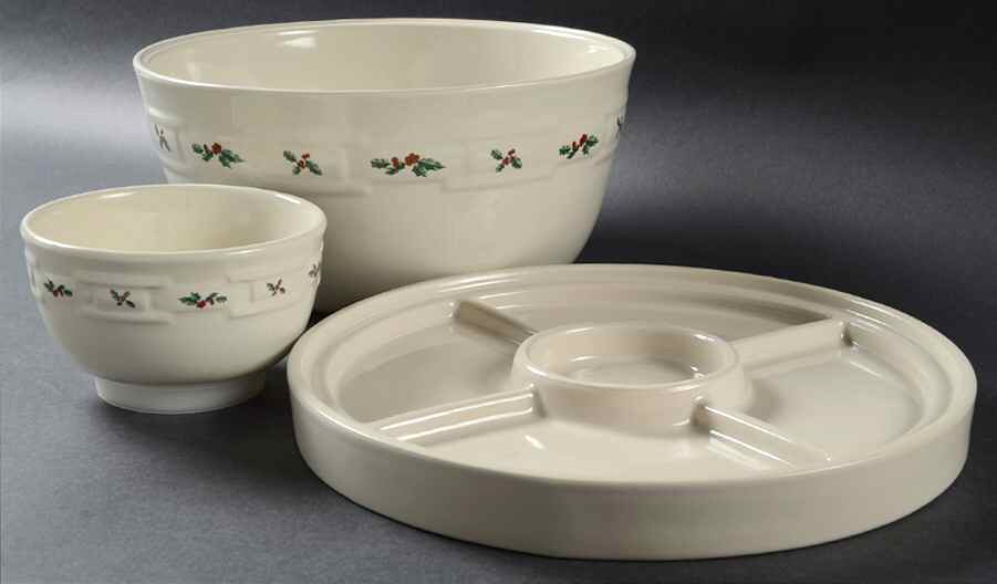 Holly 8-in-1 Entertainer Set by Longaberger-1