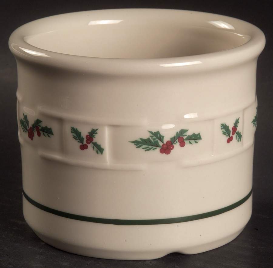 Holly Potpourri Box, No Lid by Longaberger-1