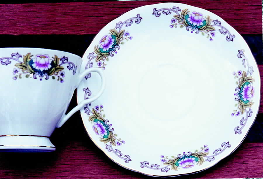 LIL5 Footed Cup & Saucer Set by Liling-1