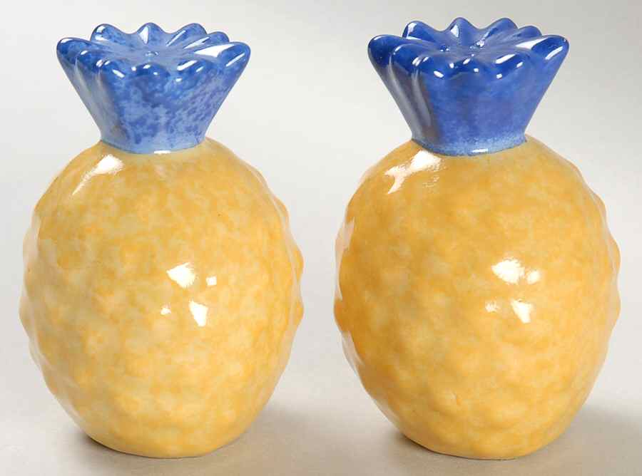 Mouchette Accessories Figural Salt and Pepper by Laure Japy-1
