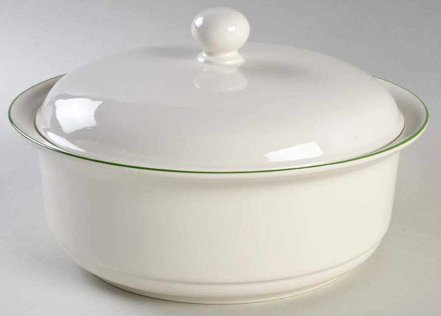 Yuletide Tree 2 Qt Round Covered Casserole (Uses Casr9 + C2cvl) by Lenox-1
