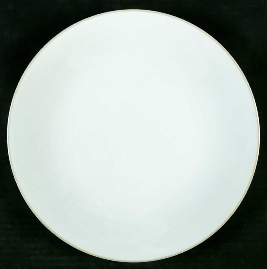 Kyoto White Dinner Plate by Lindt-Stymeist-1
