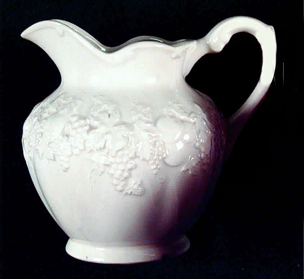 H6668 Creamer by Lefton-1