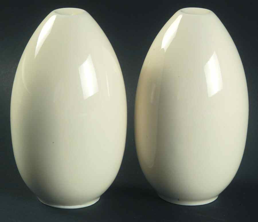 Cream Stripe Salt & Pepper Set by Lindt-Stymeist-1