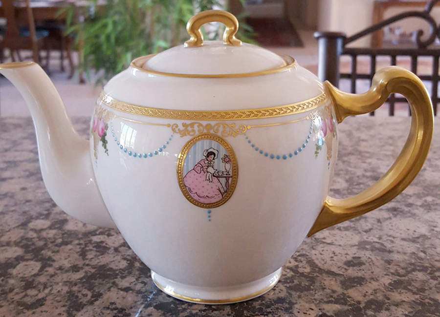 Virginian (Smooth) Teapot & Lid by Lenox-1