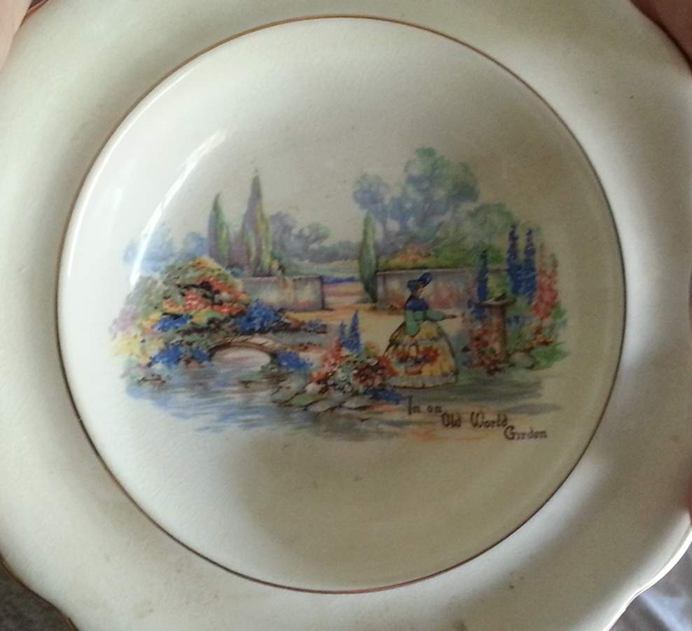 In An Old World Garden Bon Bon by Lancaster & Sandland-1