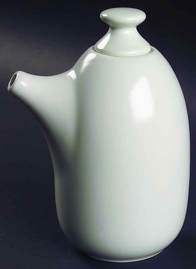 Frost White (Round) Creamer & Lid by Lindt-Stymeist-1