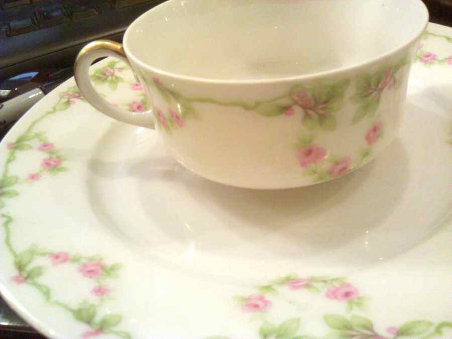 LAT50 Footed Cup by Latrille-1