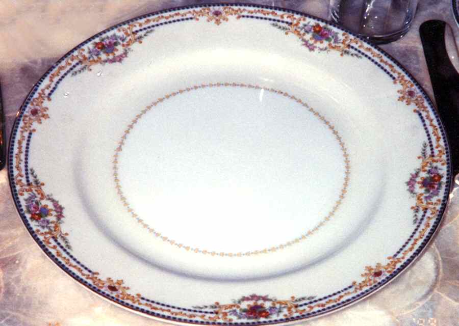 LRL4 Dinner Plate by Laurel (Japan)-1