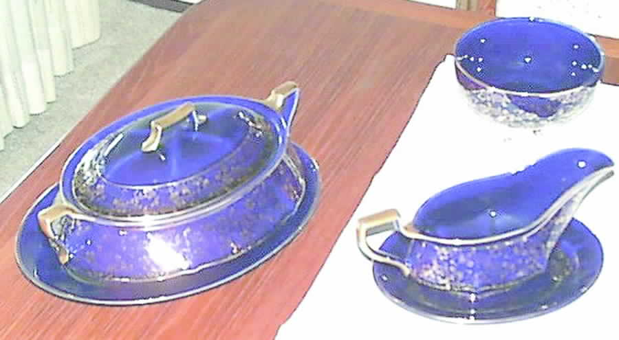 LIA53 Gravy Boat & Underplate by Limoges-American-1