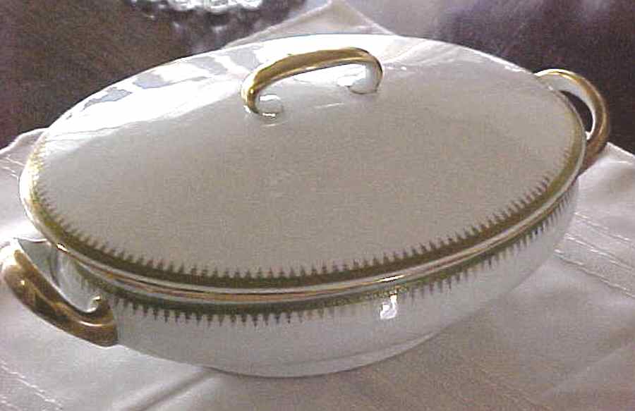 LUK23 Oval Covered Vegetable by Loucky-1