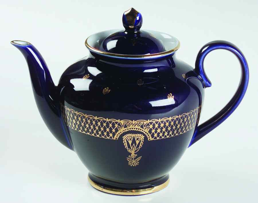 Lotus Teapot & Lid by Lomonosov-1